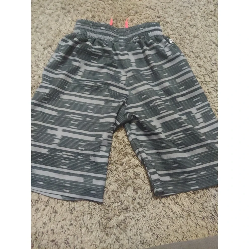 Nike Skateboarding‎ shorts